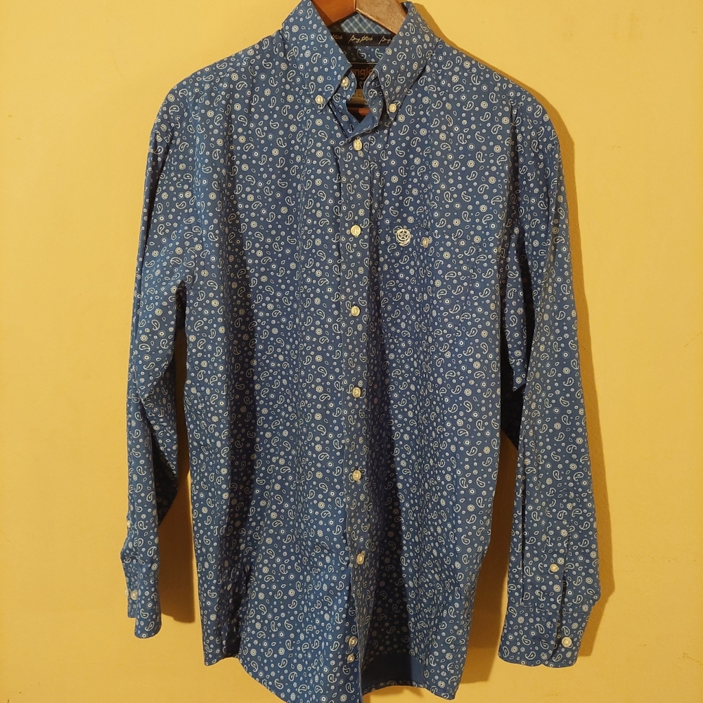 Wrangler George Strait cowboy blue paisley button up long sleeve top. Size med